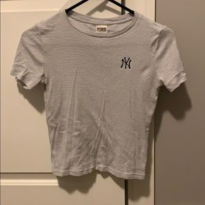 PINK Yankees top